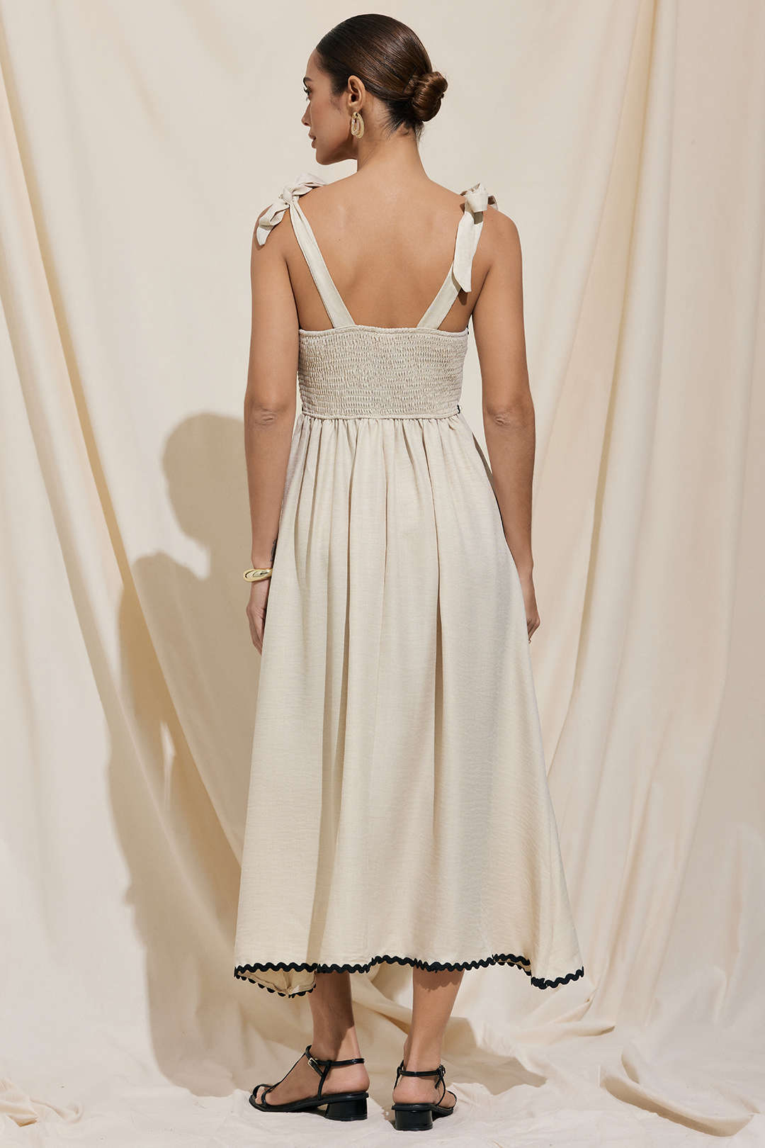 "Contrast Binding Tie-Up Backless Sleeveless Midi Dress"