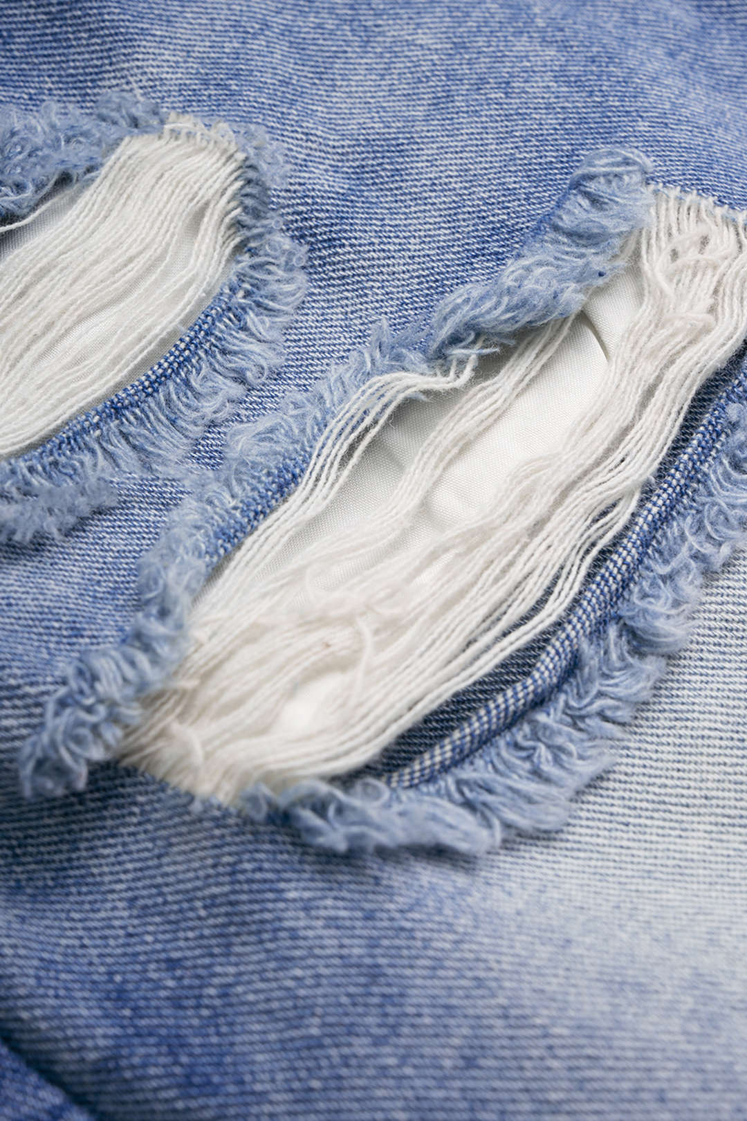 "Denim Frayed Zipper High Waist Shorts"