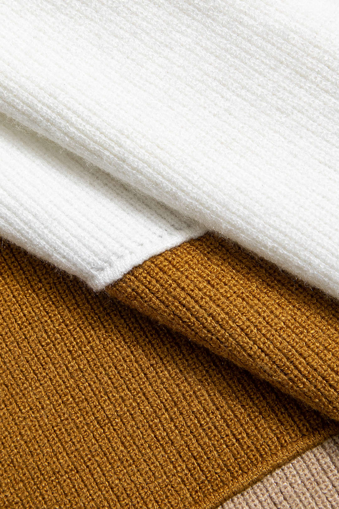 "Color Block Knit Mini Skirt"