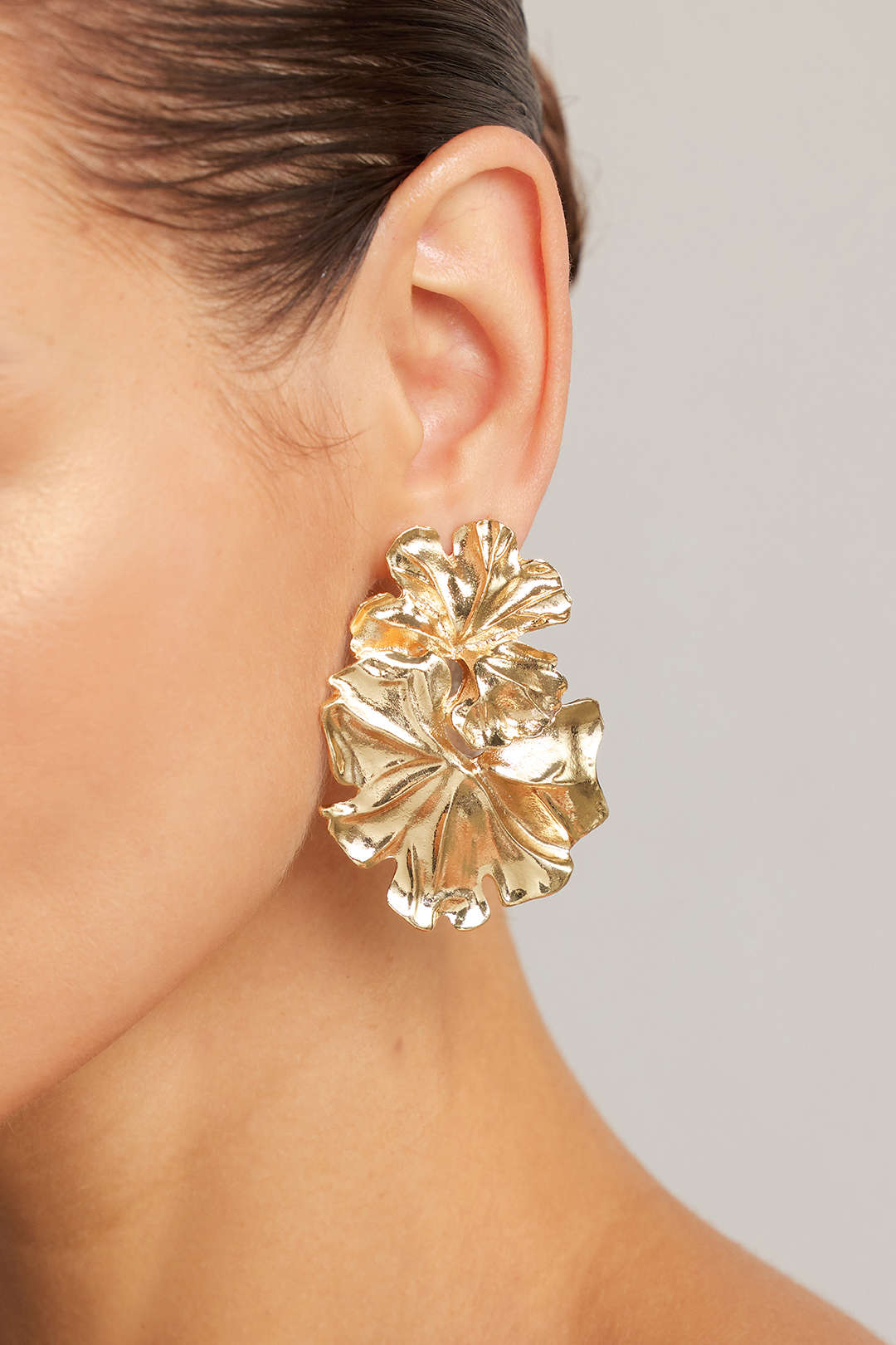 "Alloy Wrinkled Irregular Leaf Earrings"
