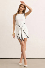"Contrast Binding Round Neck Tie Front Sleeveless Mini Dress"