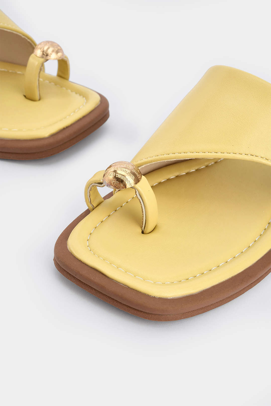 "Contrast Open Toe Flats"