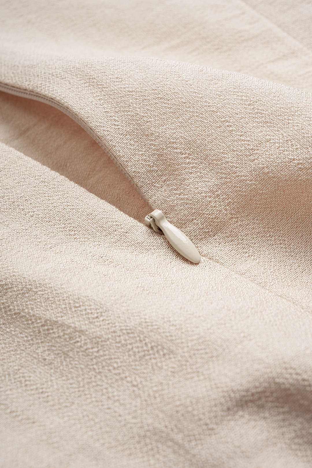 "Contrast Binding V-Neck Tie-Up Sleeveless Maxi Dress"