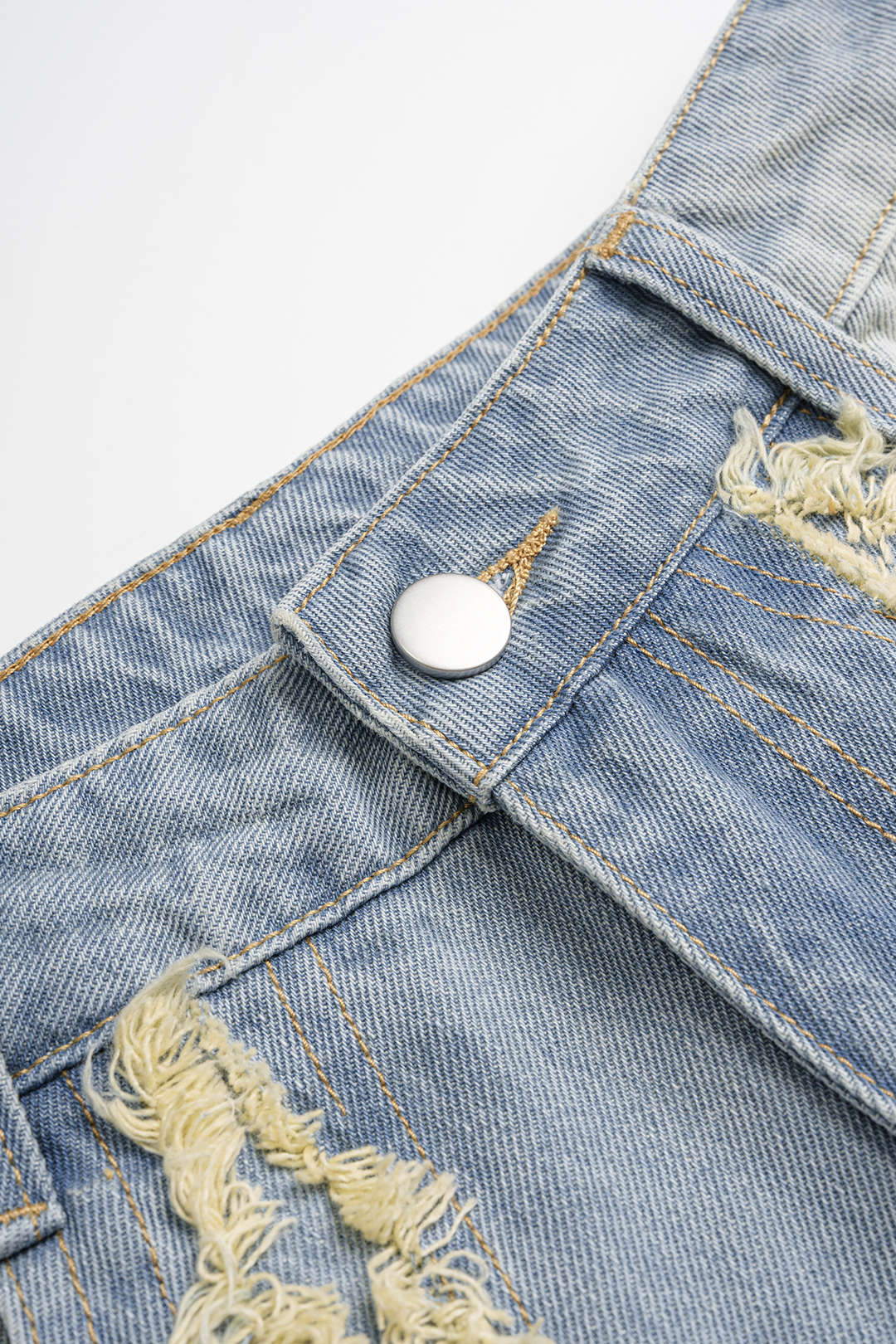 "Denim Frayed Pocket Barrel Jeans"