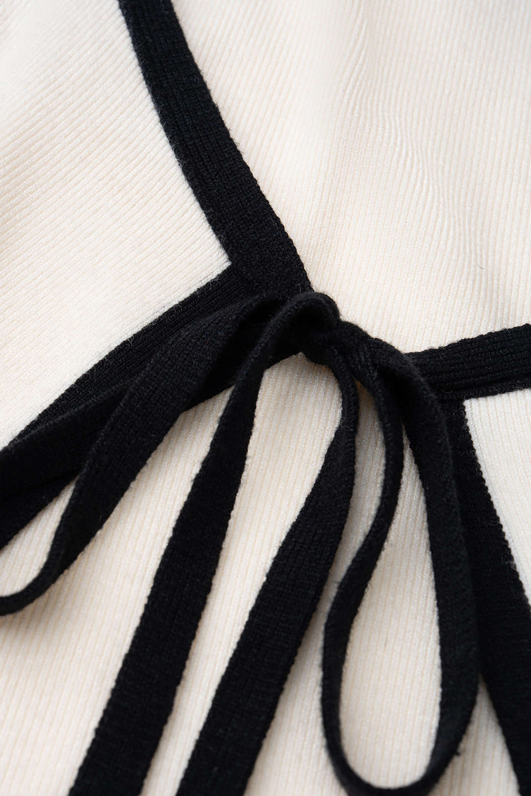 "Contrast Binding Tie-Up Mini Dress"