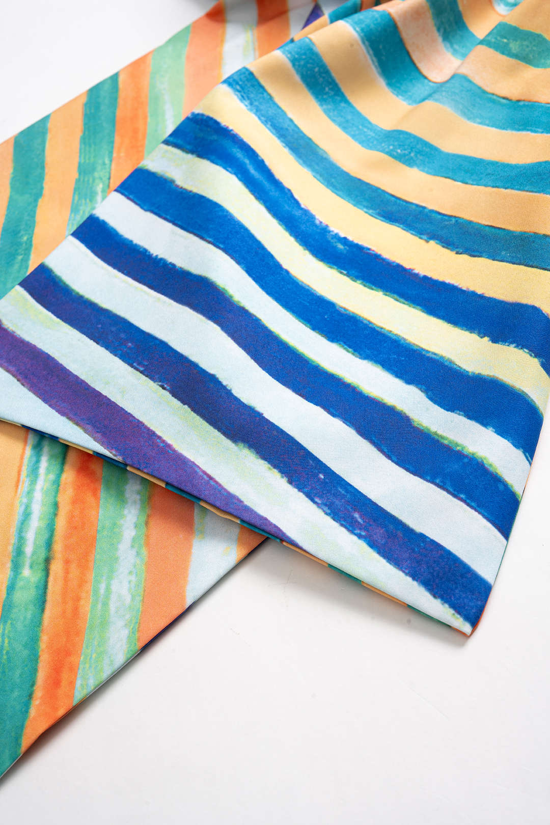 "Contrast Stripe Print Tie-Up Tank Top"