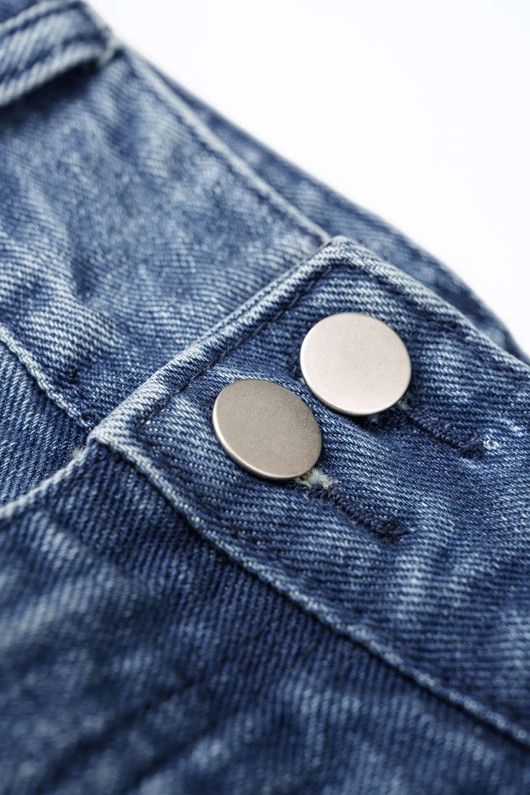 "Denim Frayed Button Skirt"