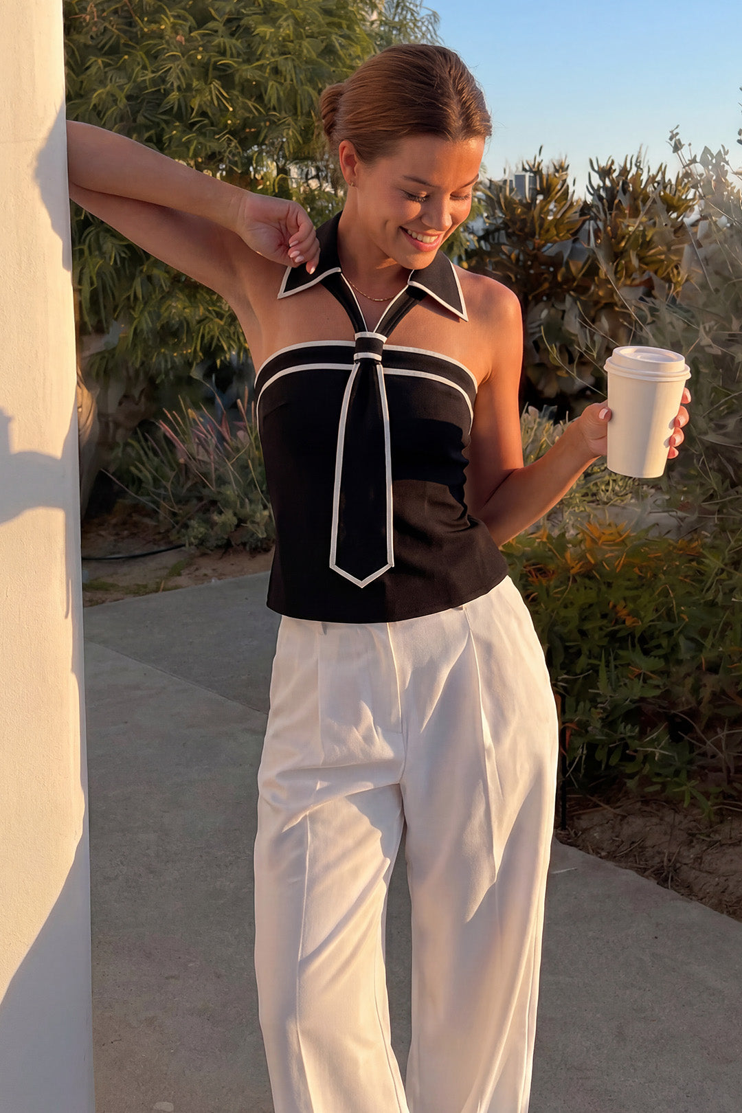 "Contrast Trim Halter Neck V-Neck Tank Top"