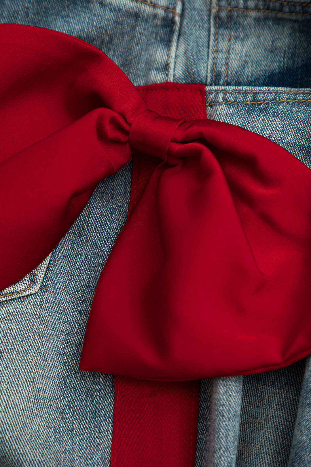 "Bow Detail Straight Leg Jeans"