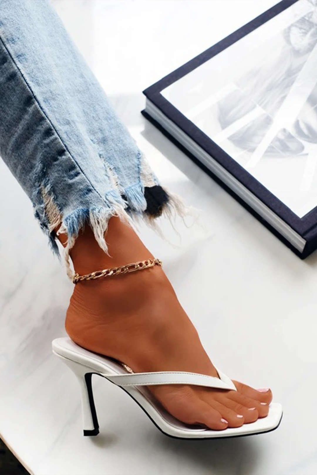 "Basic Mid Heel Thong Sandals"