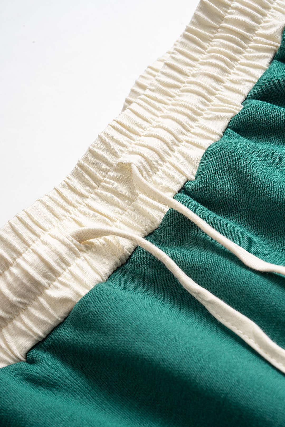 "Contrast Binding Long-Sleeve Top And Drawstring Skirt Set"