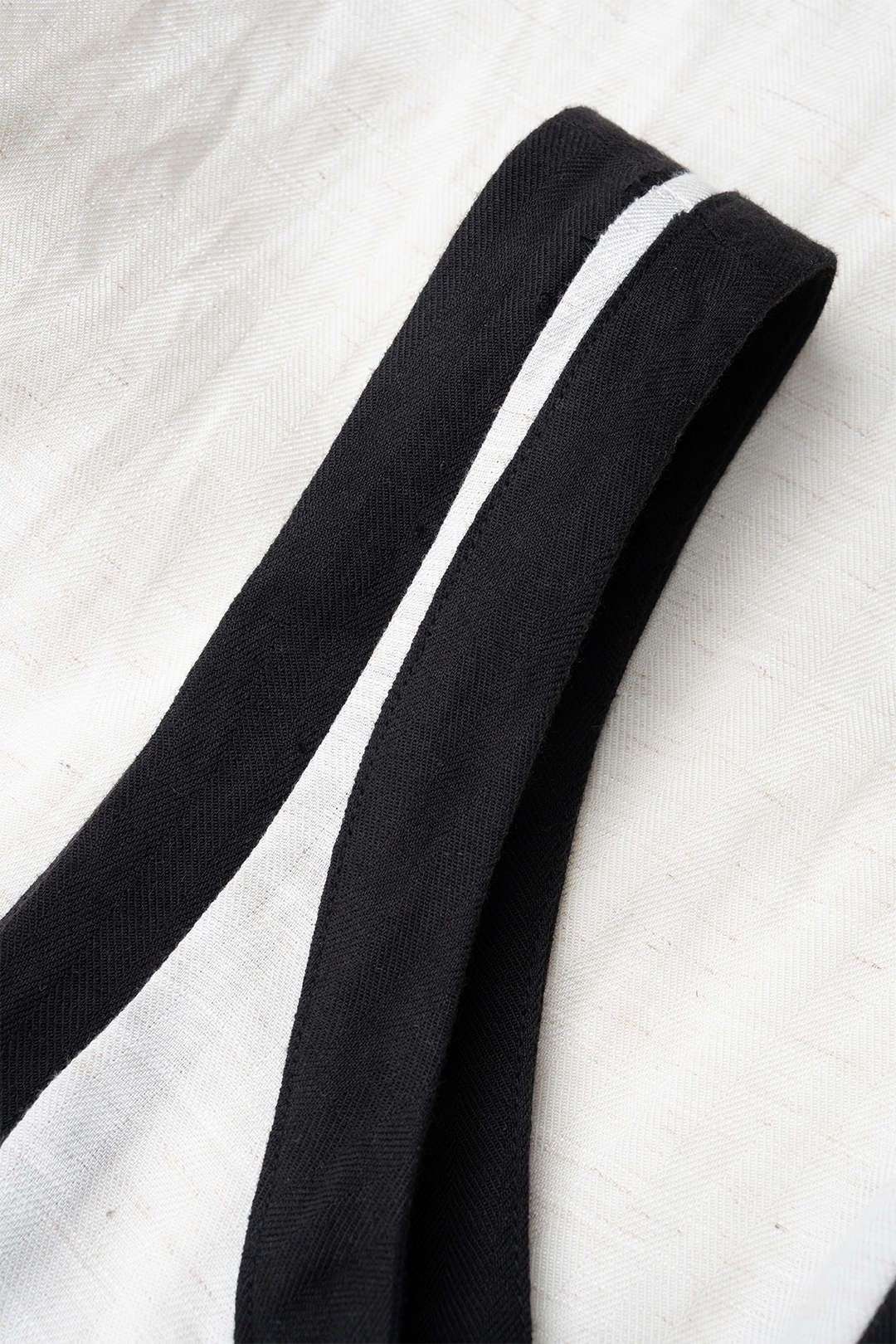 "Contrast Binding V-Neck Wide Leg Jumpsuit"