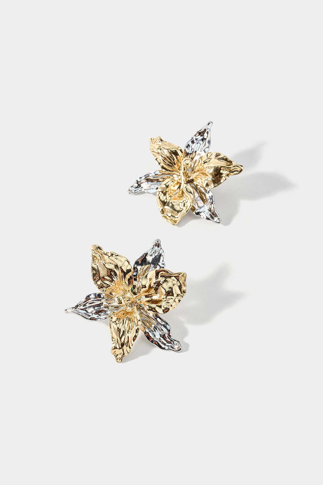 "Alloy Contrast 3D Flower Earrings"