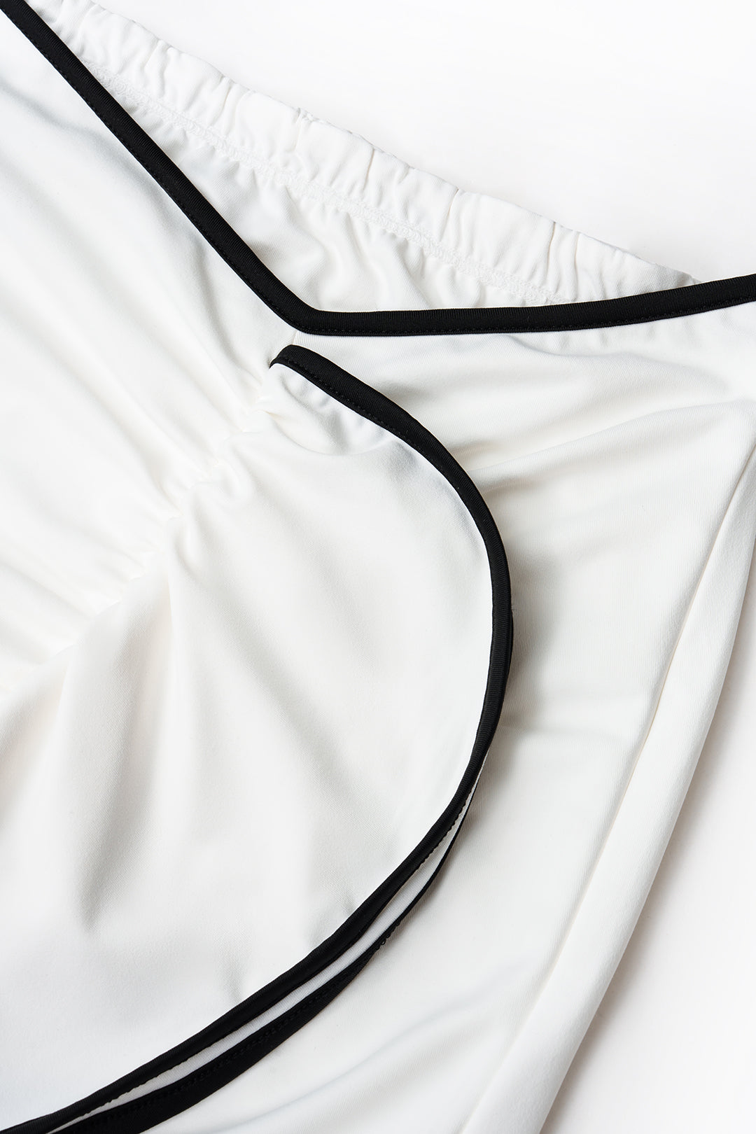 "Contrast Trim Cut-Out Halter Neck Tie-Up Top And Asymmetrical Ruched Skirt Set"