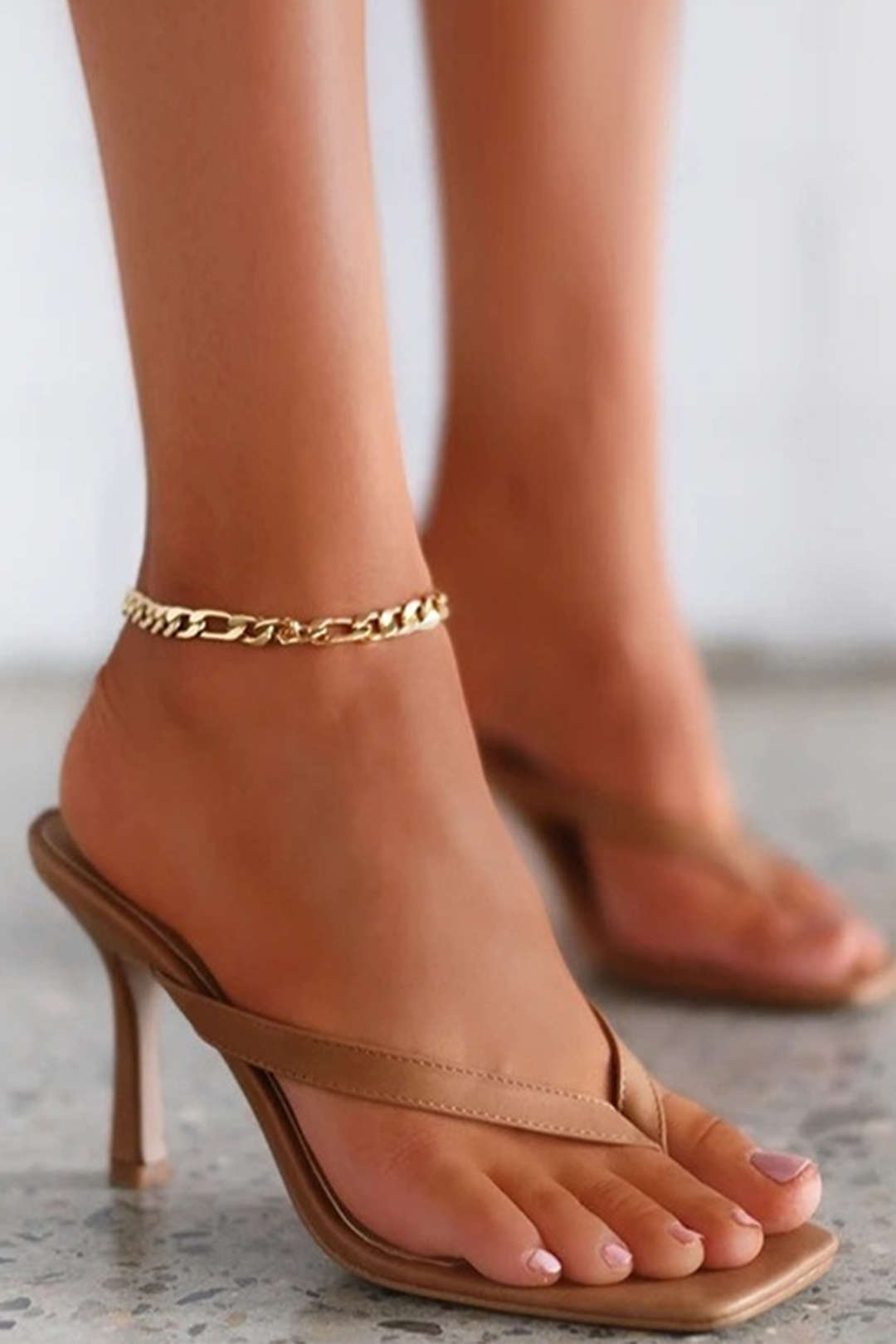"Basic Mid Heel Thong Sandals"