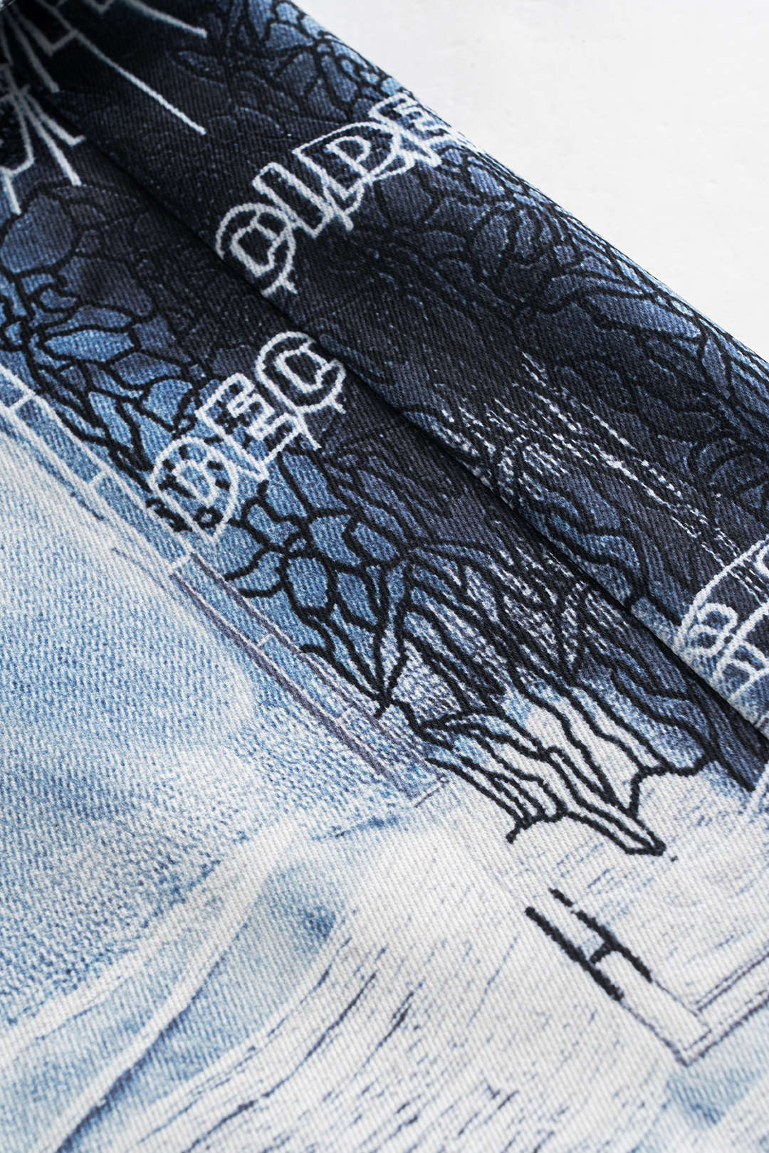 "Abstract Print Button Pocket Trousers"