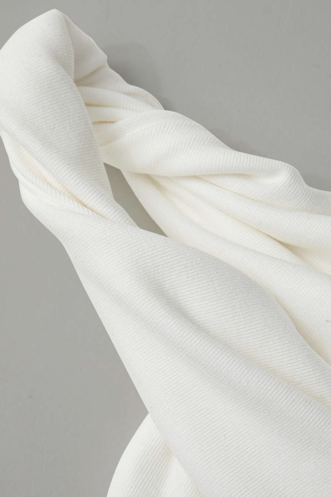 "Basic Asymmetrical Twist Sleeveless Top"